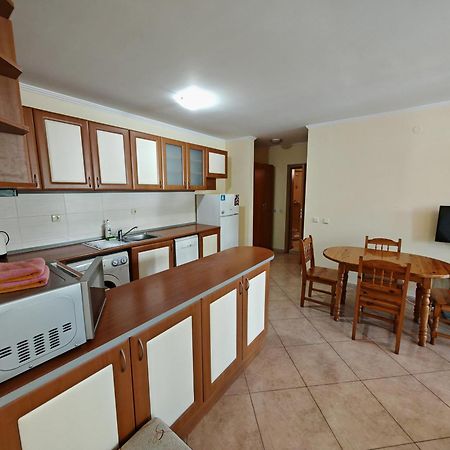Marina Delfin Apartments - Top Location & Pet Friendly Sveti Vlas Eksteriør billede