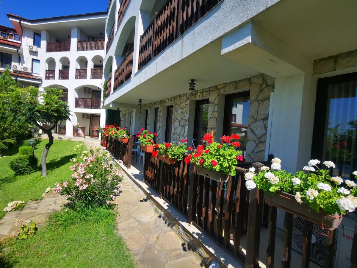 Marina Delfin Apartments - Top Location & Pet Friendly Sveti Vlas Eksteriør billede