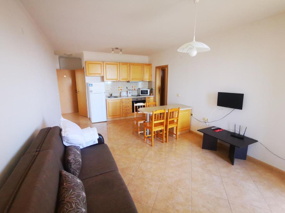 Marina Delfin Apartments - Top Location & Pet Friendly Sveti Vlas Eksteriør billede