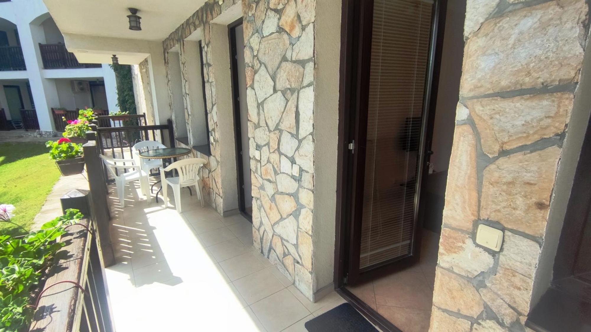Marina Delfin Apartments - Top Location & Pet Friendly Sveti Vlas Eksteriør billede