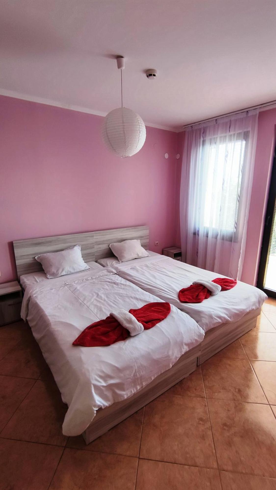 Marina Delfin Apartments - Top Location & Pet Friendly Sveti Vlas Eksteriør billede