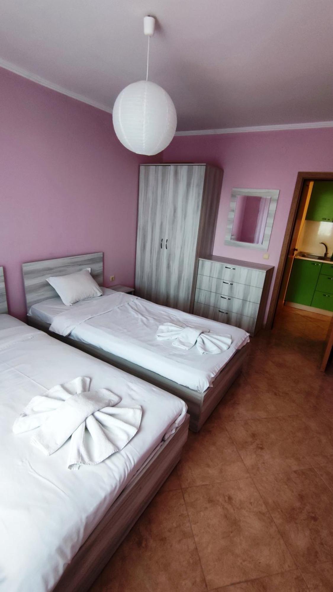 Marina Delfin Apartments - Top Location & Pet Friendly Sveti Vlas Eksteriør billede