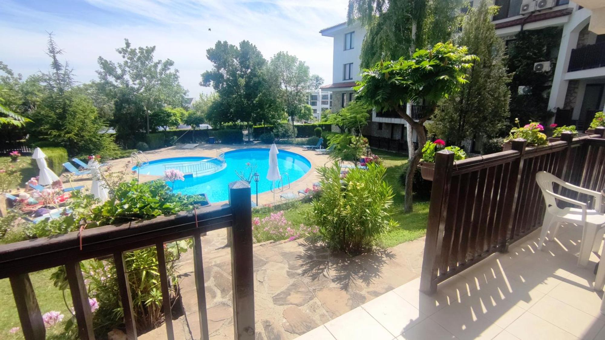 Marina Delfin Apartments - Top Location & Pet Friendly Sveti Vlas Eksteriør billede