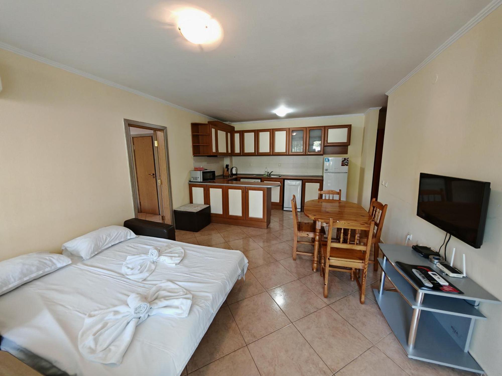 Marina Delfin Apartments - Top Location & Pet Friendly Sveti Vlas Eksteriør billede