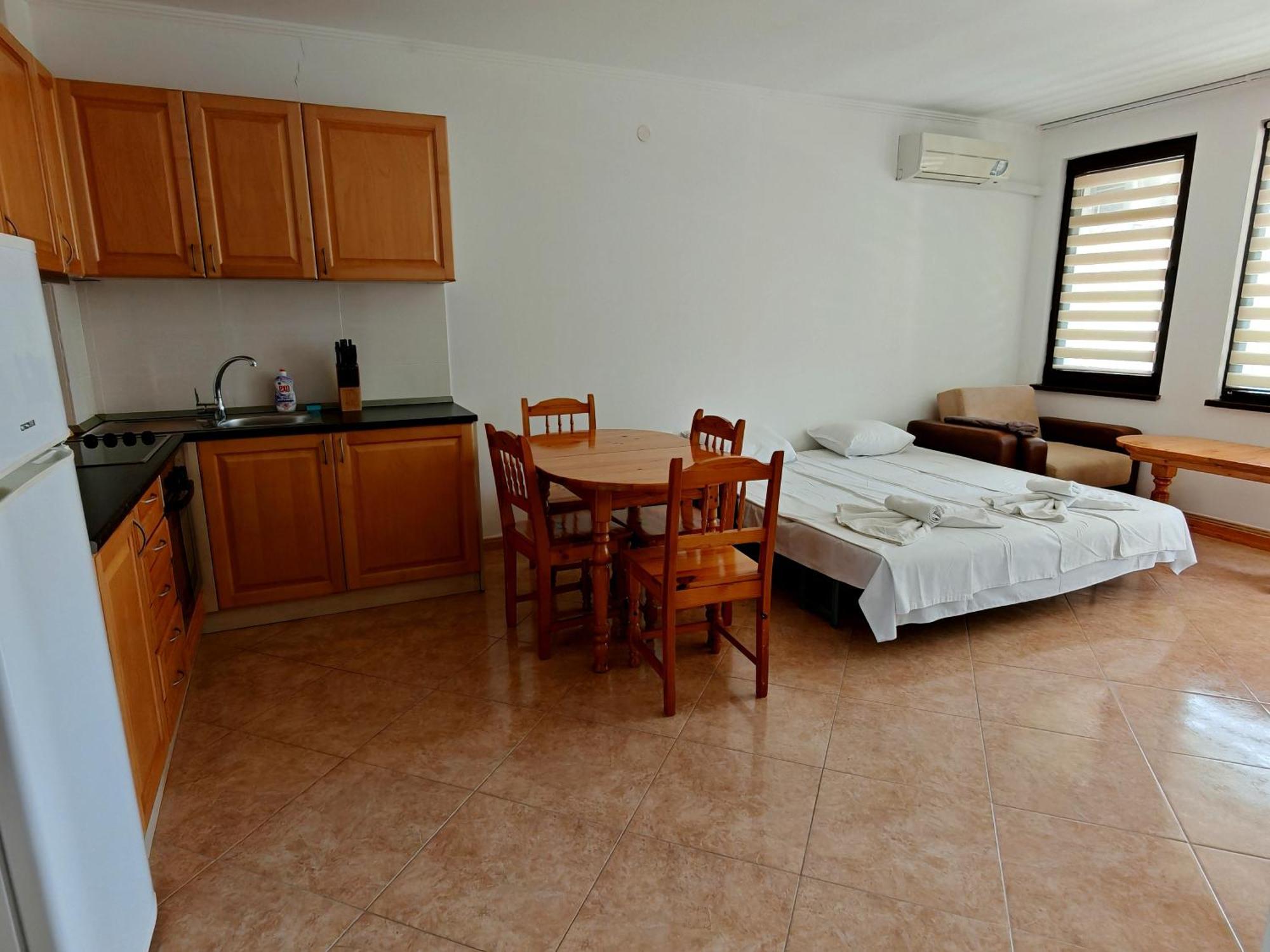 Marina Delfin Apartments - Top Location & Pet Friendly Sveti Vlas Eksteriør billede