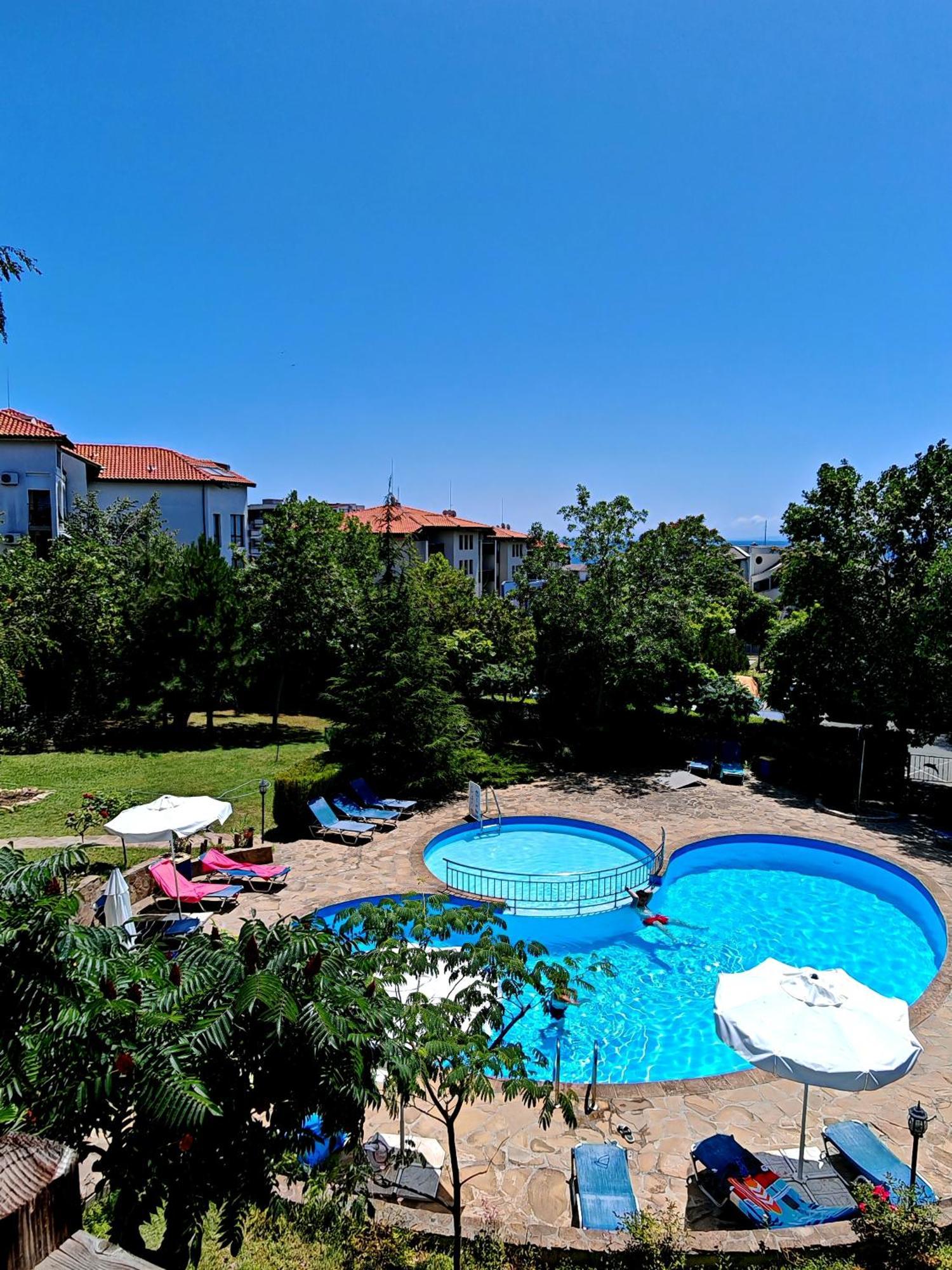 Marina Delfin Apartments - Top Location & Pet Friendly Sveti Vlas Eksteriør billede