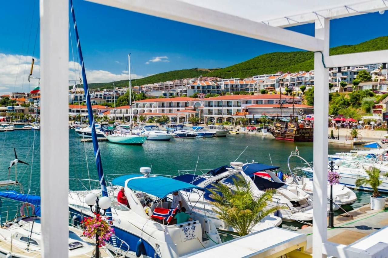 Marina Delfin Apartments - Top Location & Pet Friendly Sveti Vlas Eksteriør billede